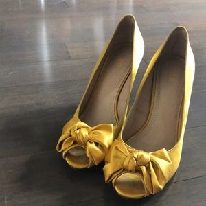 Nordstrom BP Mustard Yellow Silk Heels 8.5
